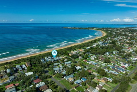 Illaroo Absolute Beachfront With Spa - Accommodation Cooktown 2