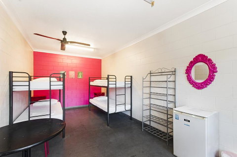 Adventurers Backpackers - Accommodation Cooktown 3