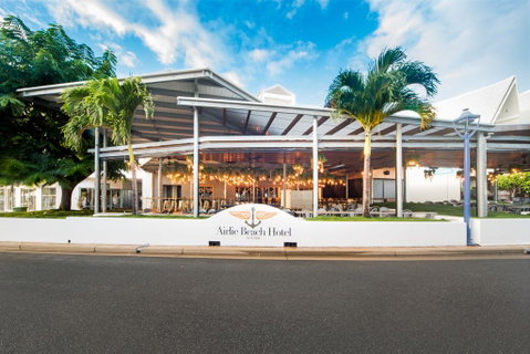 Airlie Beach Hotel - Accommodation Cooktown 0