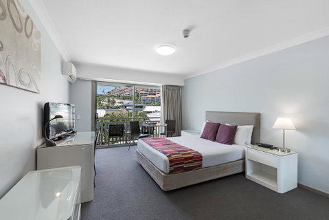 Airlie Beach Hotel - Accommodation Cooktown 3