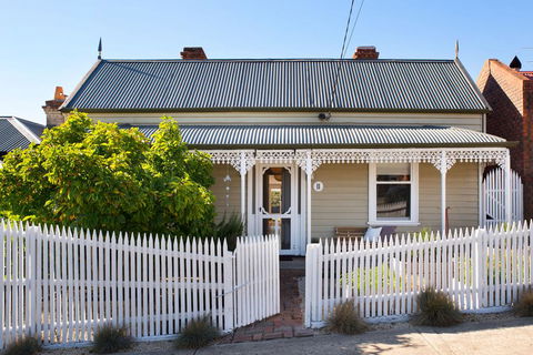 Albert Cottage - Accommodation Cooktown 0