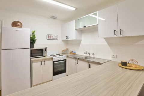 Allure Apartments - Central - Accommodation Cooktown 1