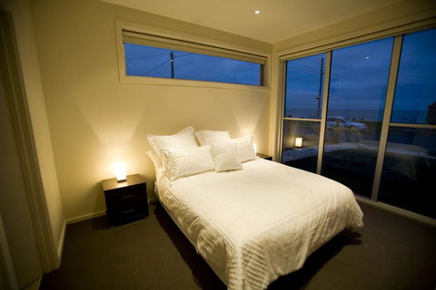 Aloha Beachfront Port Fairy - Accommodation Cooktown 3