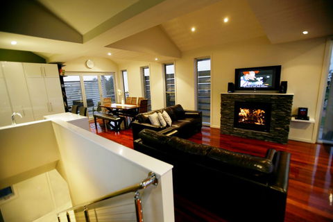 Aloha Beachfront Port Fairy - Accommodation Cooktown 2