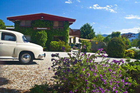 Alpenhorn Holiday Units - Accommodation Cooktown 0