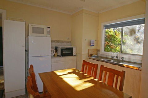 Alpine Park Riverside Cottages - Accommodation Cooktown 0