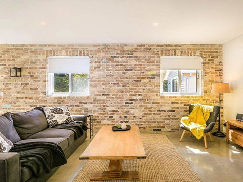 Amaroo - Modern, Luxurious And Chic - Accommodation Cooktown 2