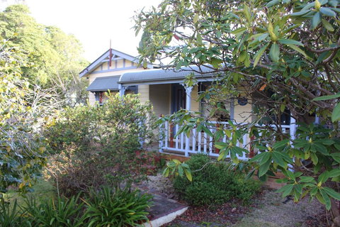 Ambrose Cottage Front Apartment - Accommodation Cooktown 1