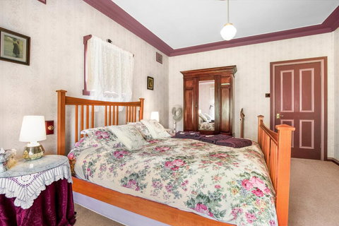 Ambrose Cottage Front Apartment - Accommodation Cooktown 2