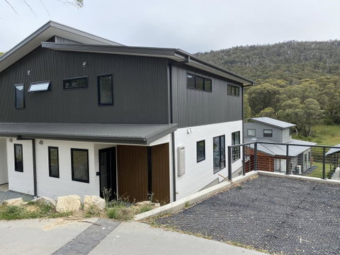 Aniyah Chalet - Accommodation Cooktown 0