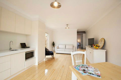 Apartment 35 - Accommodation Cooktown 2