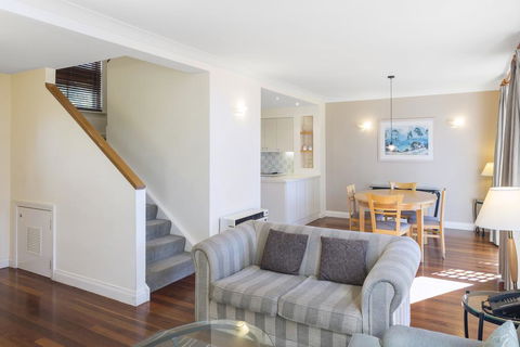 Apartments @ 15 Thompsons - Accommodation Cooktown 2