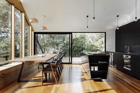 Apollo Bay House - Accommodation Cooktown 1