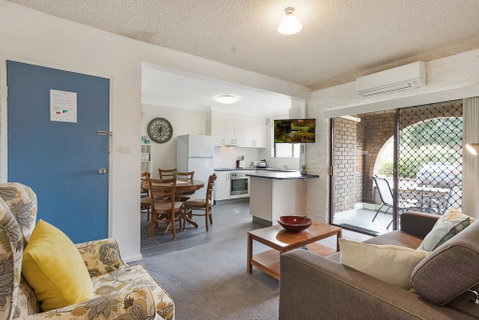 Apollo Unit 10 - Accommodation Cooktown 2