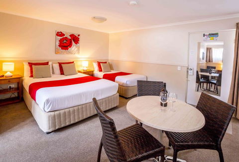 Apple & Grape Motel - Accommodation Cooktown 0