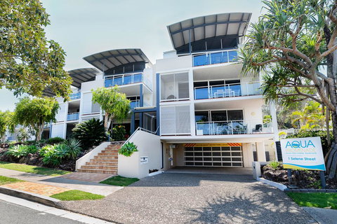 Aqua Promenade Beachfront Holiday Apartments - Accommodation Cooktown 0