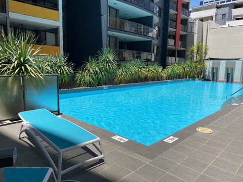ARENA RESORT STYLE EXEC FREE NETFLIX WIFI WINE - Accommodation Cooktown 1