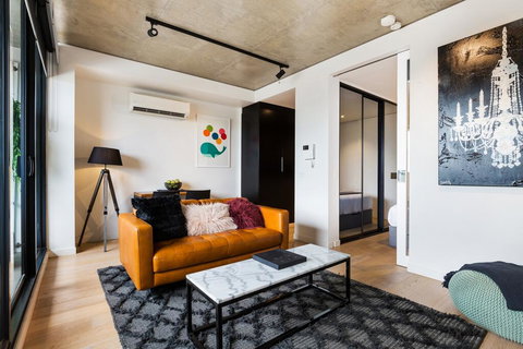 Artsy Apartment CBD City Views And Balcony - Accommodation Cooktown 0