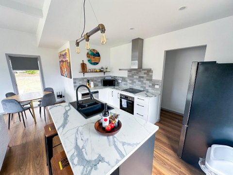 Luxury Holiday Unit 8min Walk To Town Center With Boat Parking - Accommodation Cooktown 0