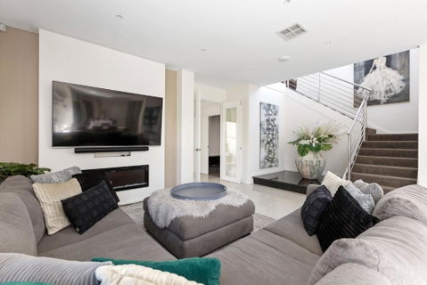Luxury Beachside Residence - Accommodation Cooktown 3