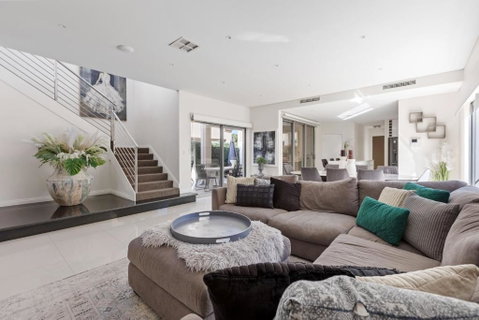 Luxury Beachside Residence - Accommodation Cooktown 1