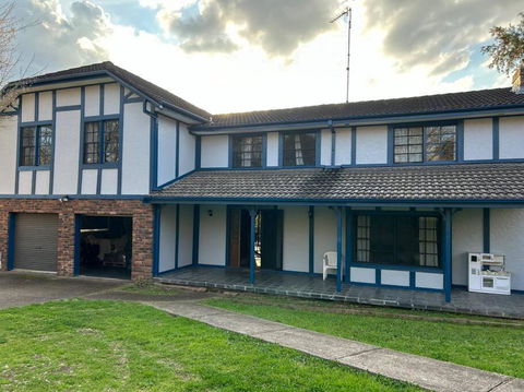 Luxury House 5 Bedrooms - Accommodation Cooktown 0