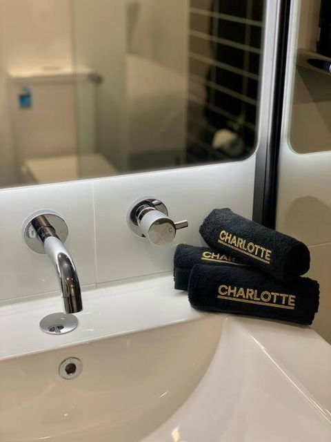 Luxury Inner-west Flat W/ Breakfast And Coffee Included! - Accommodation Cooktown 1