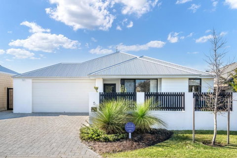 MAINBREAK - DUNSBOROUGH - Accommodation Cooktown 0