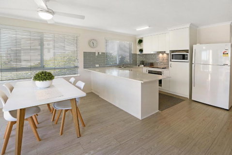 MAINSAIL8- MOOLOOLABA BEACH - Accommodation Cooktown 0