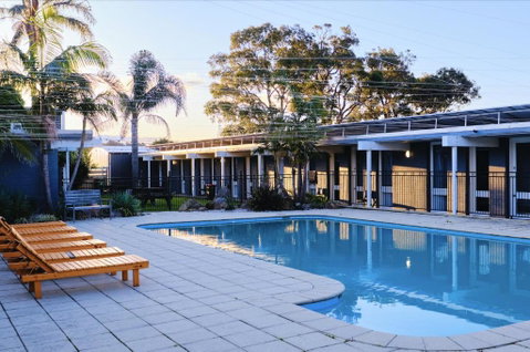 Mallacoota Hotel Motel - Accommodation Cooktown 1
