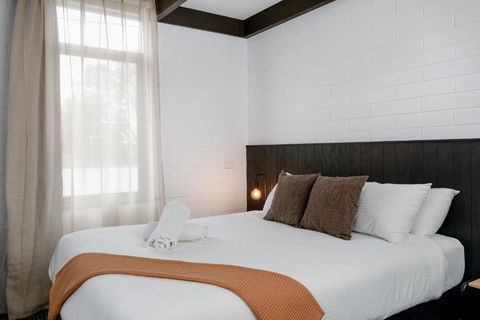 M Hotel - Accommodation Cooktown 2