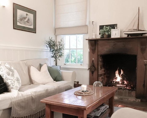 MARIGOLD COTTAGE Charming 1870s Central Daylesford Cottage - Accommodation Cooktown 2