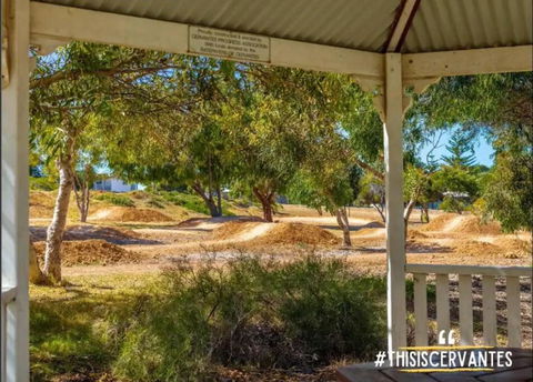 Margaritaville - 4 Bedroom, Fast Wifi, Pool Table - Accommodation Cooktown 2