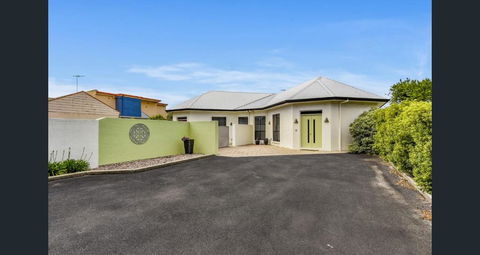 Merlot Verdelho Townhouses - Accommodation Cooktown 1
