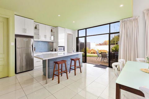 Merlot Verdelho Townhouses - Accommodation Cooktown 3