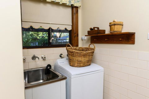 Miriams Cottage - Accommodation Cooktown 2