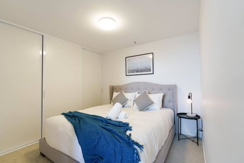 Modern 1 Bed Opposite Racecourse - Accommodation Cooktown 1