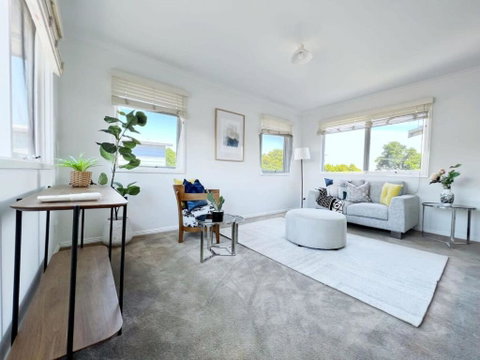 Modern And Elegant House With Swimming Pool - Accommodation Cooktown 3