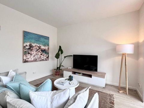 Modern Beach Oasis In Elwood Village - Accommodation Cooktown 0