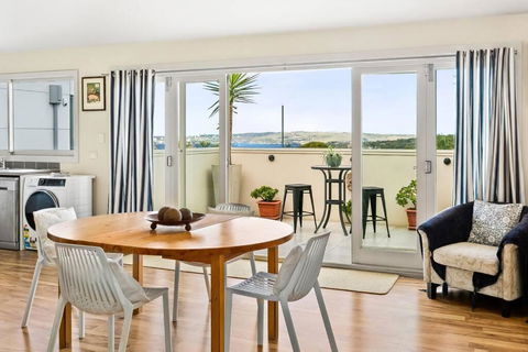 MUS14 - 2 Bedroom Apartment - Muston Street, Mosman - Accommodation Cooktown 0