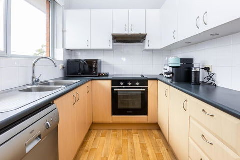 Mosman Views, 2bed, Parking, 15min Walk To Beach - Accommodation Cooktown 2