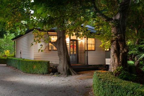Moulton Park Estate - Cottages - Accommodation Cooktown 0