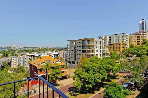 Mountway Holiday Apartments - Accommodation Cooktown 2