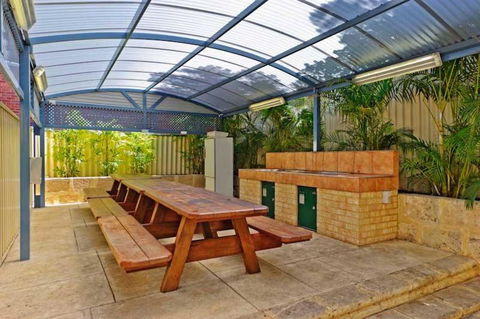 Mountway Holiday Apartments - Accommodation Cooktown 3