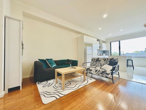 Mt Waverley Spacious 2br2ba Parking Wifi Balcony - Accommodation Cooktown 2