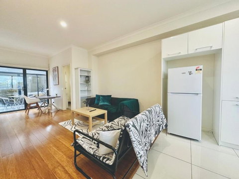 Mt Waverley Spacious 2br2ba Parking Wifi Balcony - Accommodation Cooktown 3