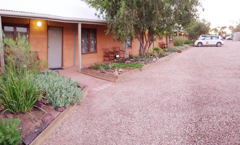 Mud Hut Motel - Accommodation Cooktown 3