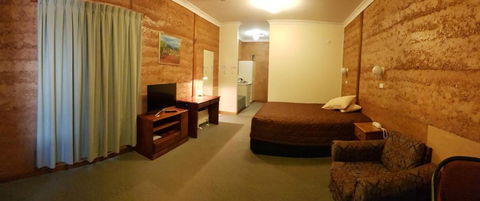 Mud Hut Motel - Accommodation Cooktown 0