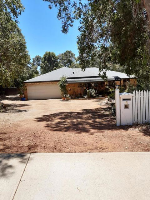 Mundaring Bed And Breakfast - Accommodation Cooktown 0