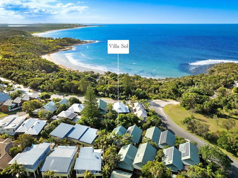 NEW Luxury Angourie Villa! Dream Location, WiFi ++ - Accommodation Cooktown 1
